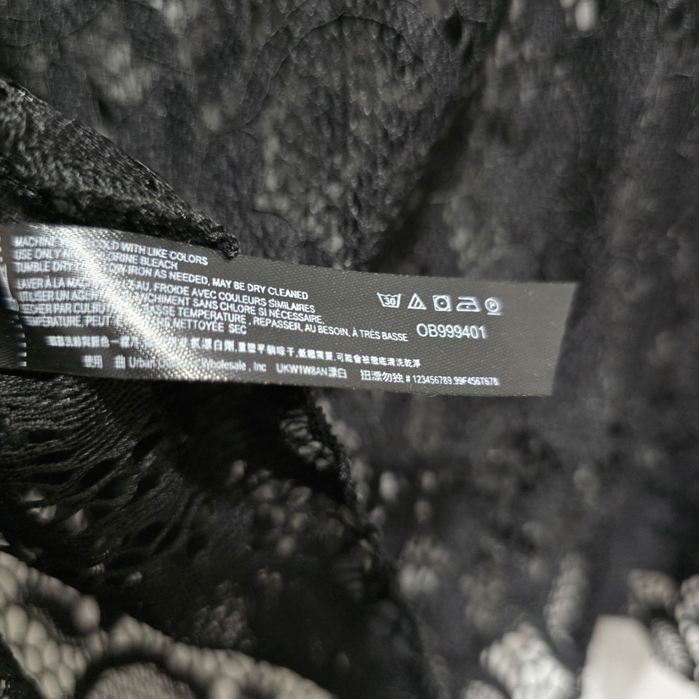 Out From Under Urban Outfitters Black Lace Sheer Crop Cami Tank Top Size S Goth - Picture 7 of 7